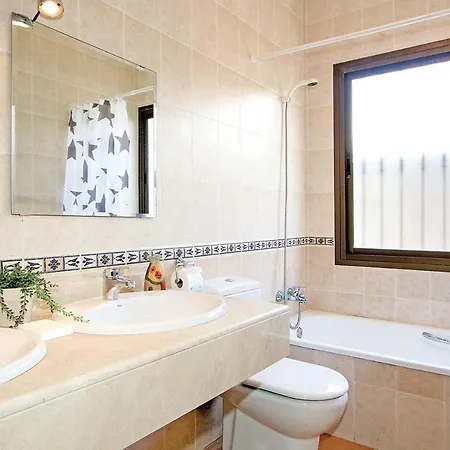 Villa Playa Blanca Sleeps 6 Wifi