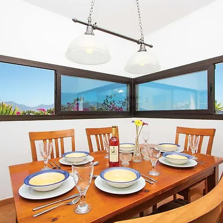 Playa Blanca Sleeps 6 Wifi *