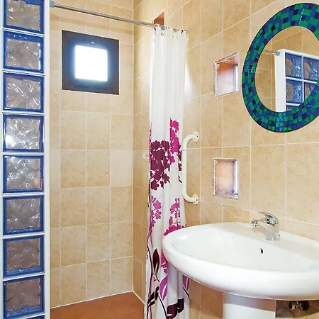 Playa Blanca Sleeps 6 Wifi 别墅